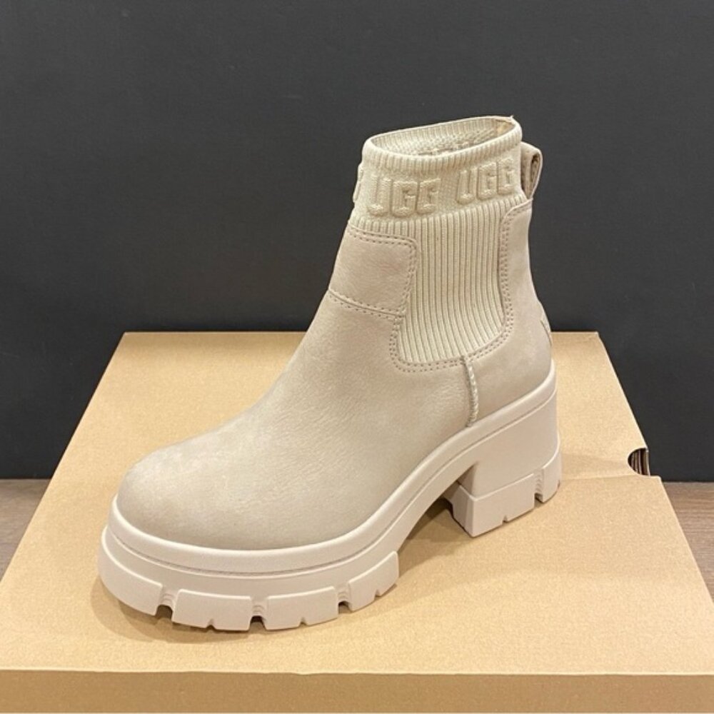 UGG Women's Brooklyn Chelsea Mustard Ankle Bootie Boots Shoes Heels Pumps New